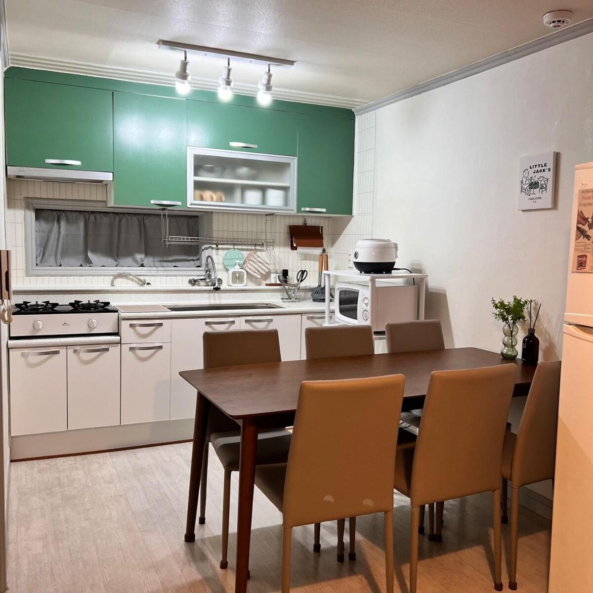 Apartment Fall In Hyehwa 3 Queen Beds Jongno Seoul
